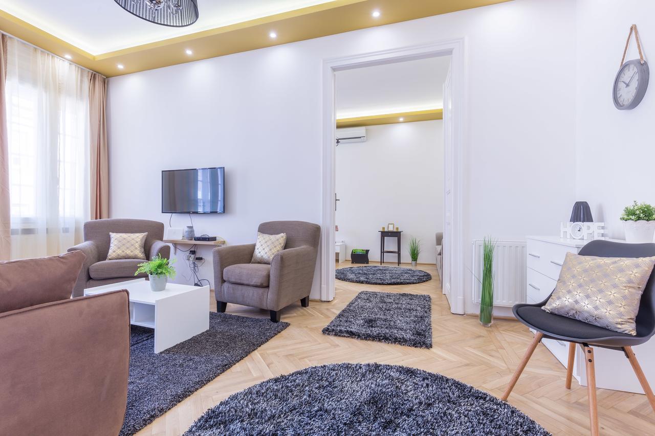 Real Apartments Zoltan Budapest Exterior photo